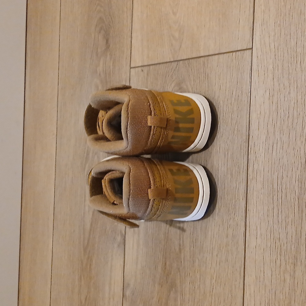 Nike Court Borough Mid Top Sneakers - Picture 4 of 5
